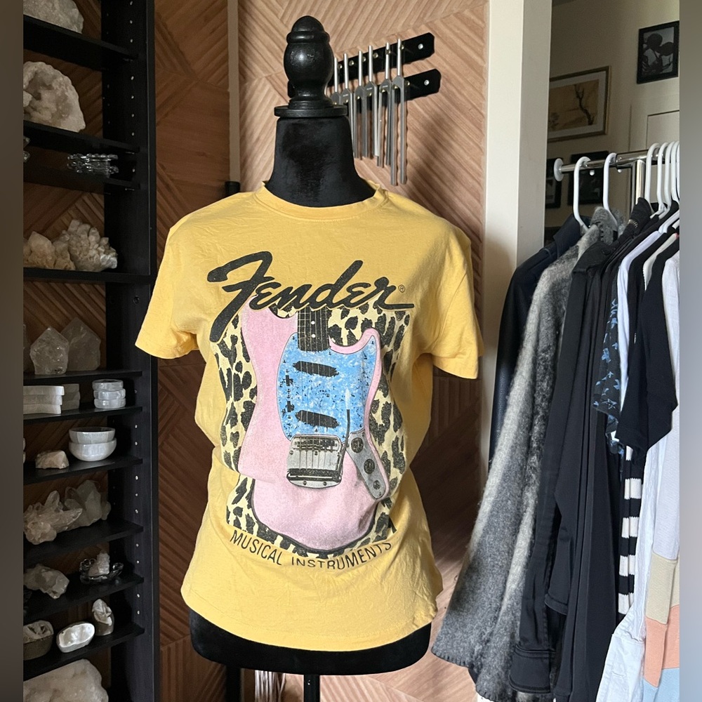 Fender yellow leopard cheetah print short sleeve tee shirt. Fun back to school
